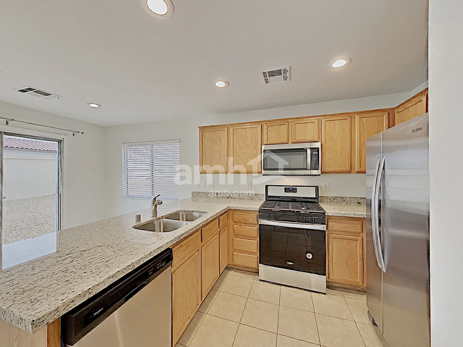 3 bed, 2.5 bath, 1358 sqft, $1,945 — Photo 3