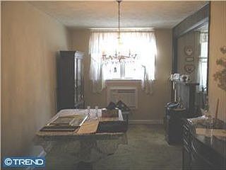 2nd image of 4422 Oakmont St