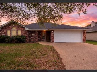 4802 Treadgold Ln, Bryan, TX 77802