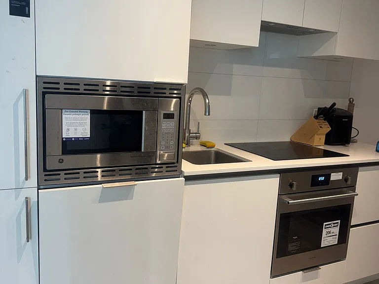 230 Simcoe St #1528 — Photo 12