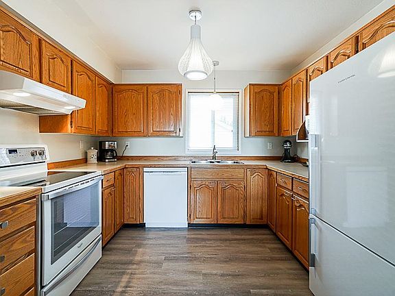 5th image of 7525 Martin Pl #32