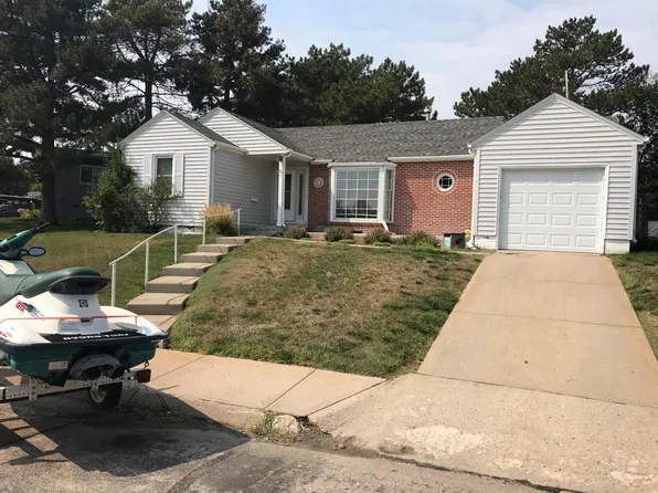 111 E North St, McCook, NE 69001
