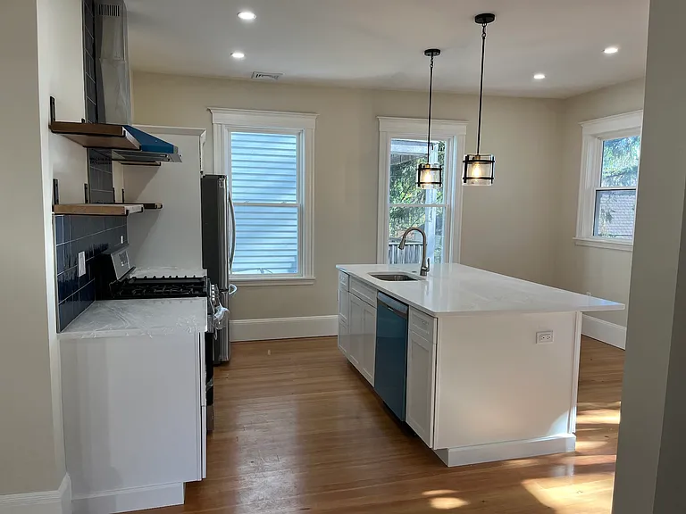 20 Taft St #2 — Photo 14