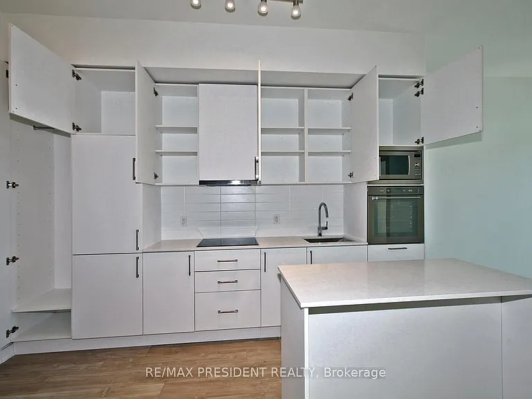27 Bathurst St #404W — Photo 16