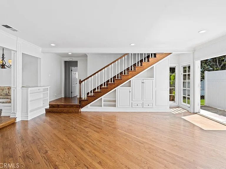 508 Redlands Ave — Photo 9