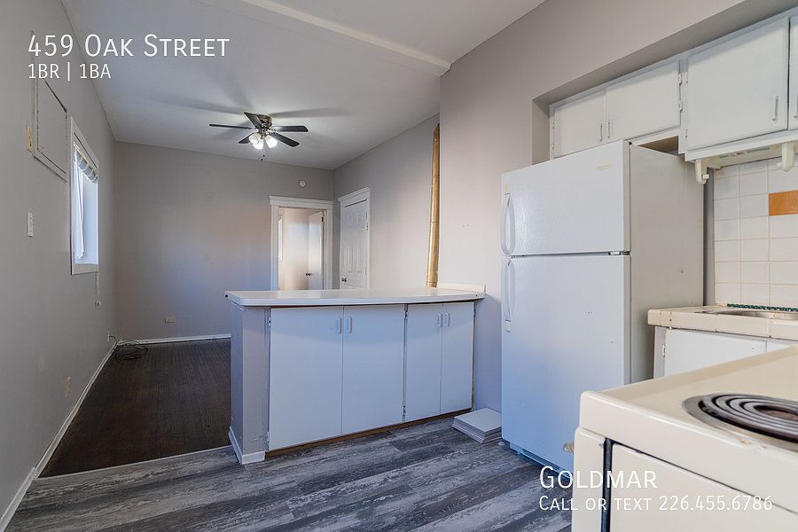 1st image of 459 Oak St