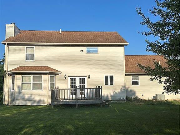 3rd image of 229 S Gordon Dr