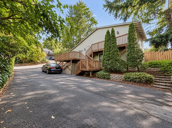 1715 SW Logan St, Portland, OR 97219