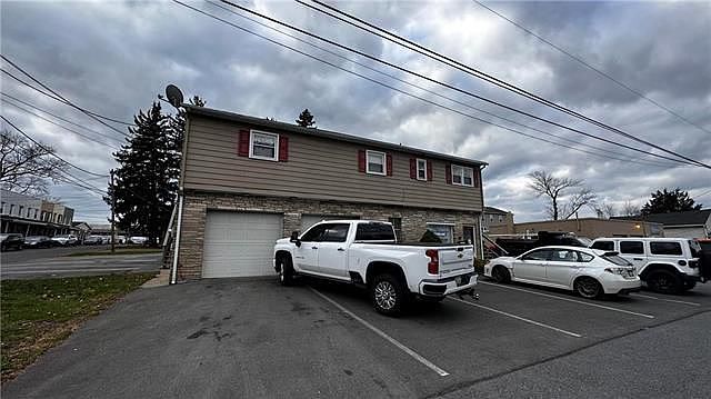 1st image of 635 S 27th St