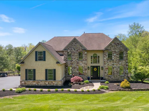 104 Pickwick Dr, Doylestown, PA 18901