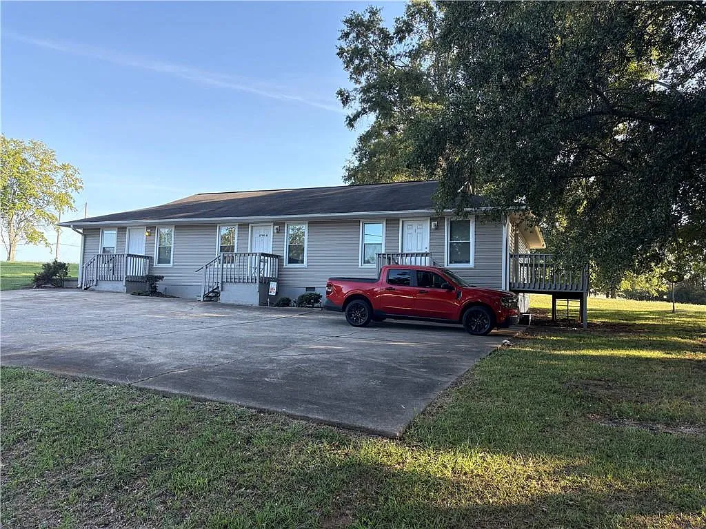 1 bed, 1.0 bath, 500 sqft, $850 — Photo 1