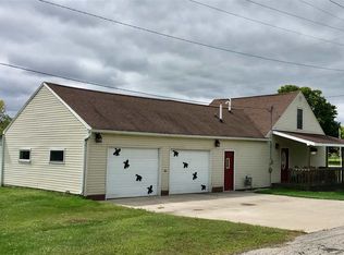 W5697 E Elmwood Rd, Menominee, MI 49858