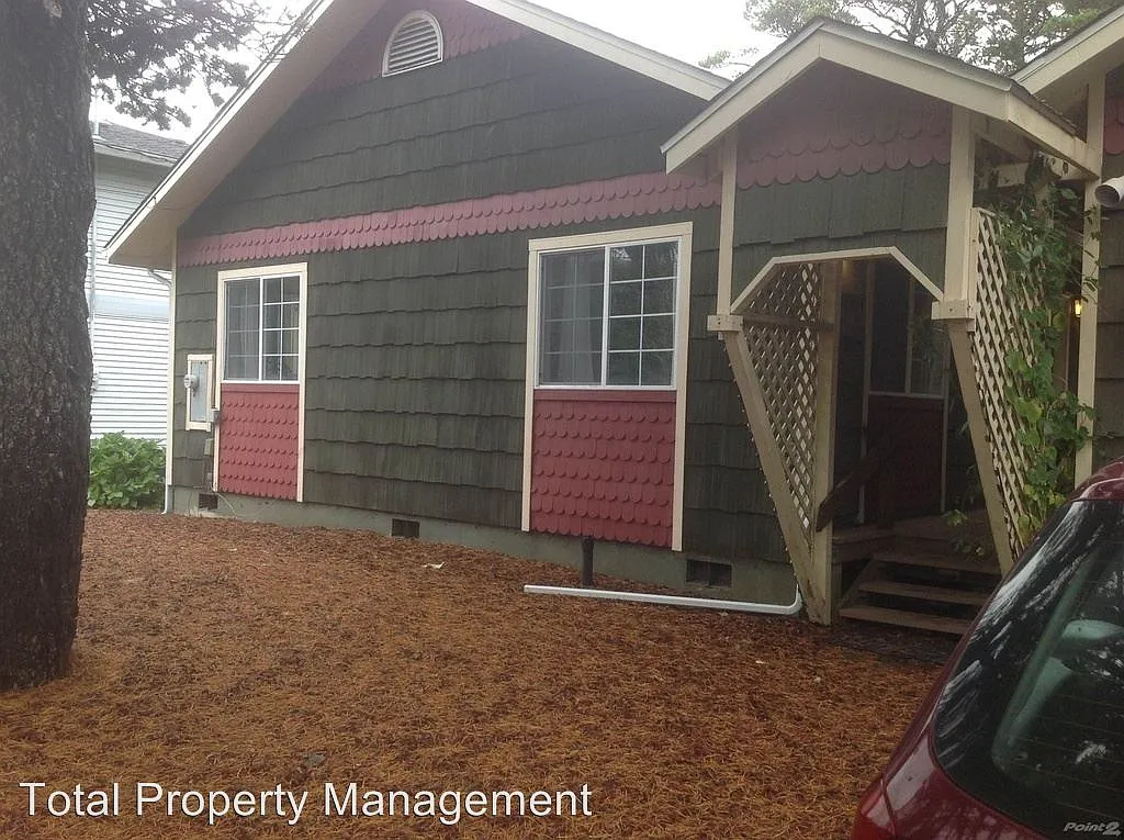 3630 Evergreen Ave photo 1