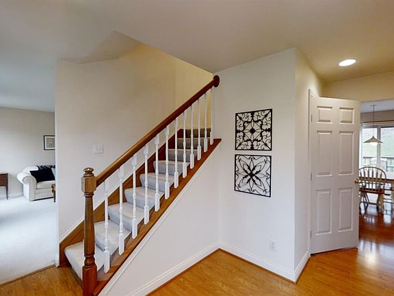 3rd image of 83 Valley Dr