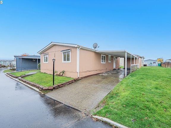 3rd image of 428 SW Boston Way Space 73