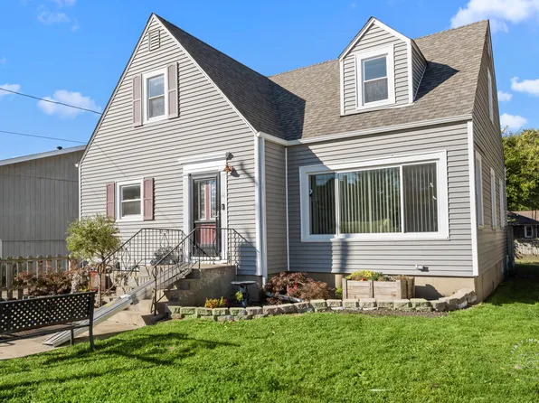 26 S Melrose Ave, Elgin, IL 60123