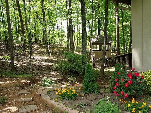 3rd image of 1020 White Oak Mountain Dr