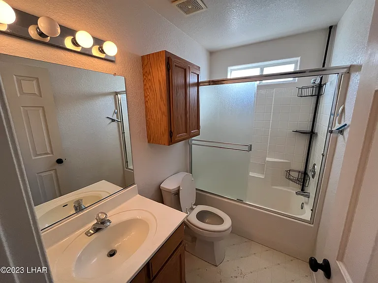2557 Palisades Dr — Photo 16