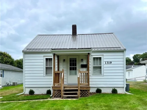 1319 S 15th St, Coshocton, OH 43812