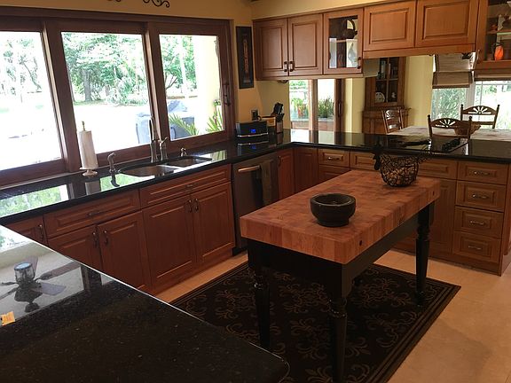 5th image of 4977 NW 81st Ave