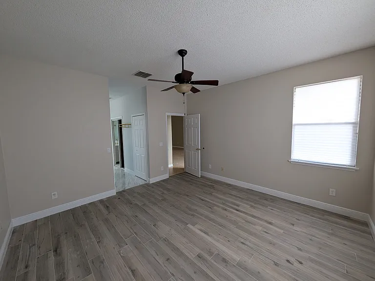 1807 White Heron Bay Cir — Photo 7