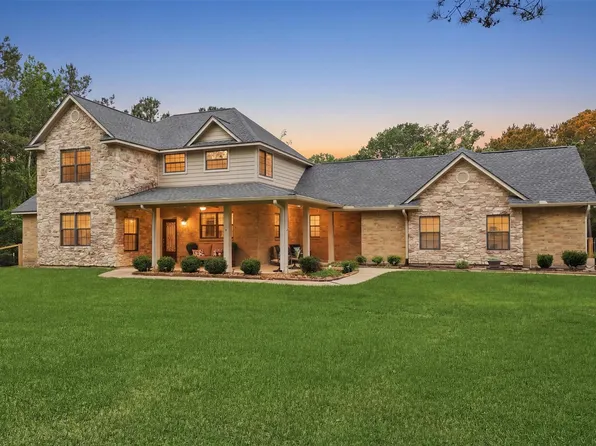 15420 Queen Elizabeth Ct, Montgomery, TX 77316