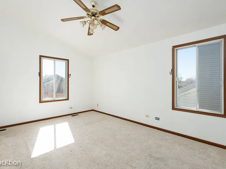 1204 Woodland Heights Blvd — Photo 6