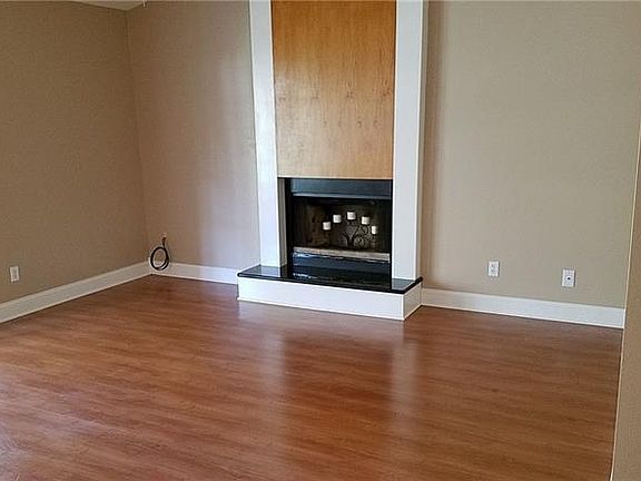 3rd image of 2638 Bridle Dr