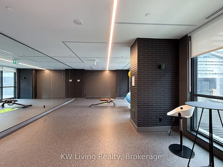327 King St W #1302 — Photo 22
