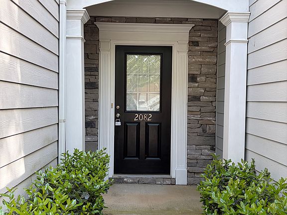 2nd image of 2082 Deptford Dr