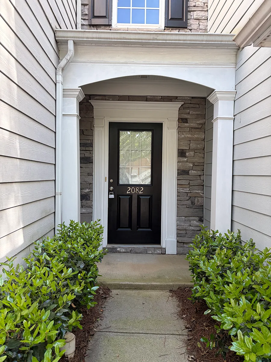 Building Photo - 2082 Deptford Dr