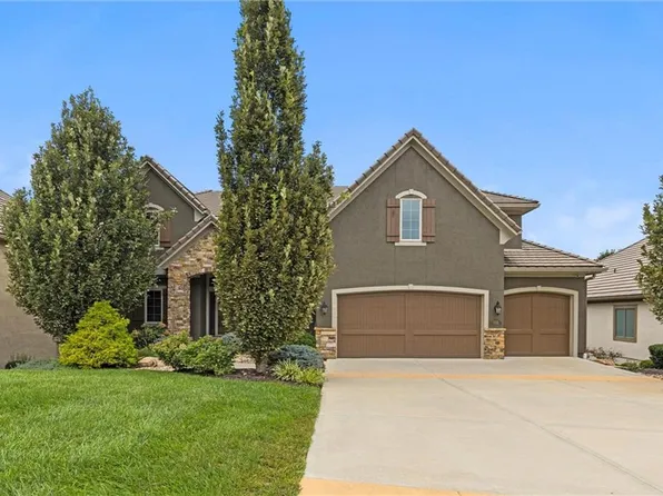 106 Wolsey Bridge Pkwy, Belton, MO 64012