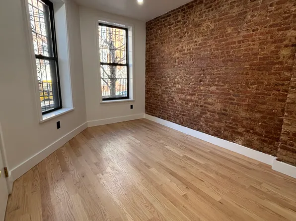 60-82 Catalpa Avenue image 10 of 10