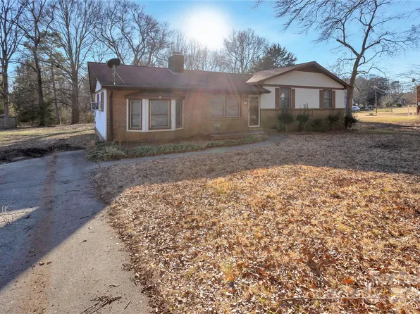 701 Robinson Clemmer Rd, Dallas, NC 28034