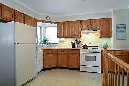 4th image of 1216 Wayne Dr