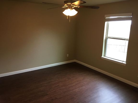 5th image of 901 Twine St