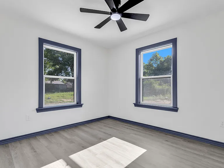 2 Maxwell St #B — Photo 11