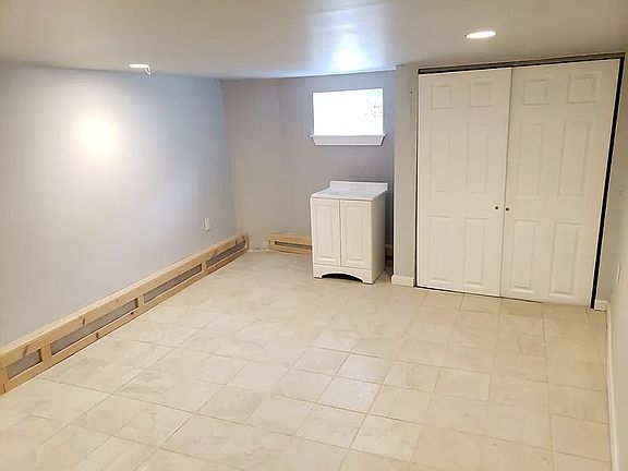 4th image of 2012 E Tioga St #1