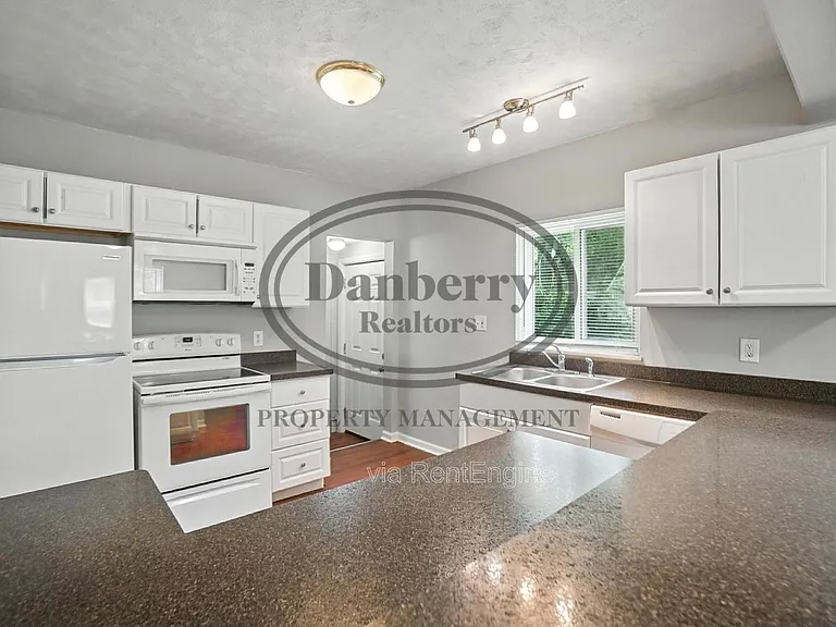 822 Searles Rd — Photo 15