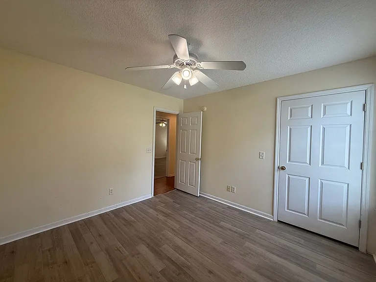 221 Millcrest Dr — Photo 11