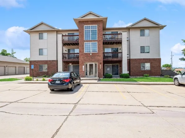 3060 Wilson Ave SW APT 10, Cedar Rapids, IA 52404