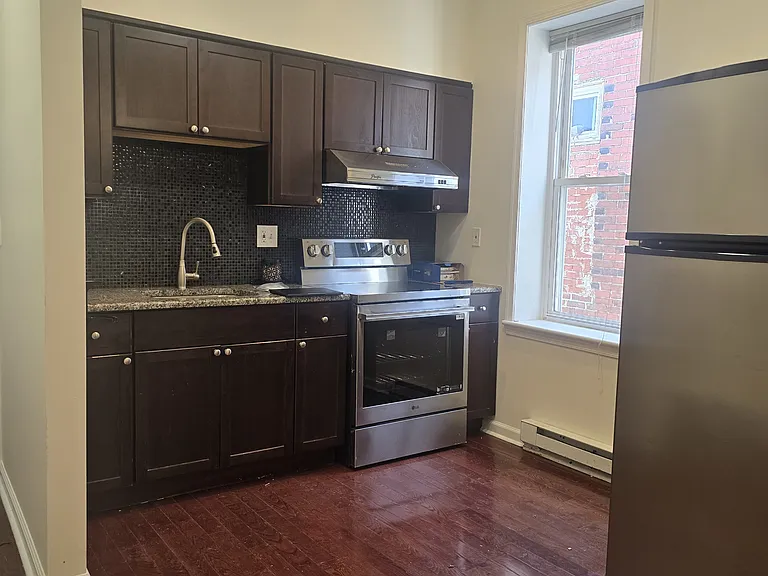 1708 Mifflin St #2 — Photo 31