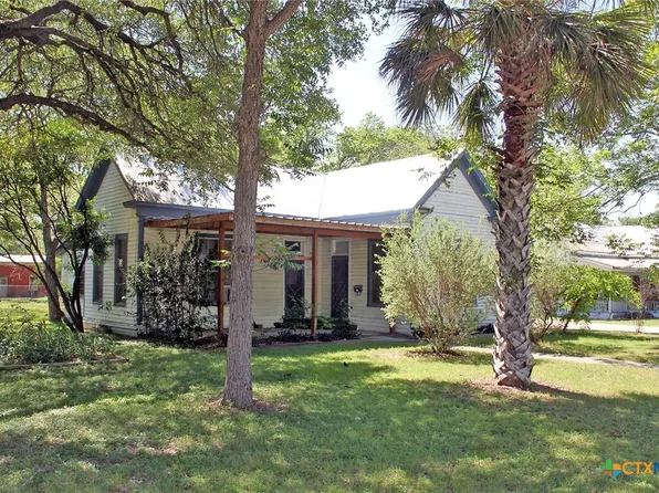 711 S Commerce St, Lockhart, TX 78644