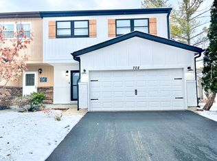 702 Dean Dr, South Elgin, IL 60177