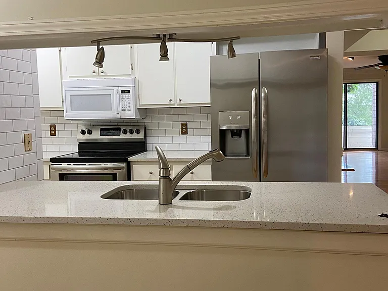 274 Hillsboro Pl #274 — Photo 5