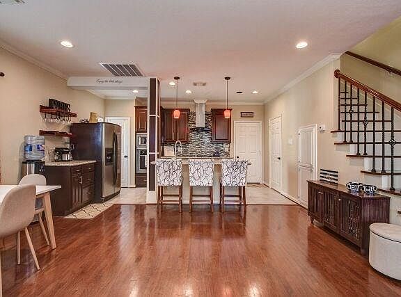 3rd image of 6107 Stoney Brook Dr