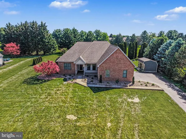 4 Golf Ct, Carlisle, PA 17015