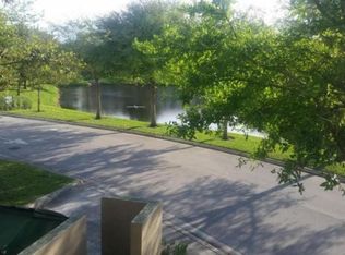 1985 Freeport Ln, Riviera Beach, FL 33404