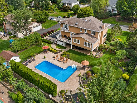 22 Beaumont Drive