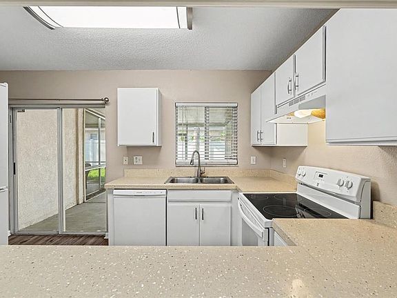5th image of 2125 Fluorshire Dr
